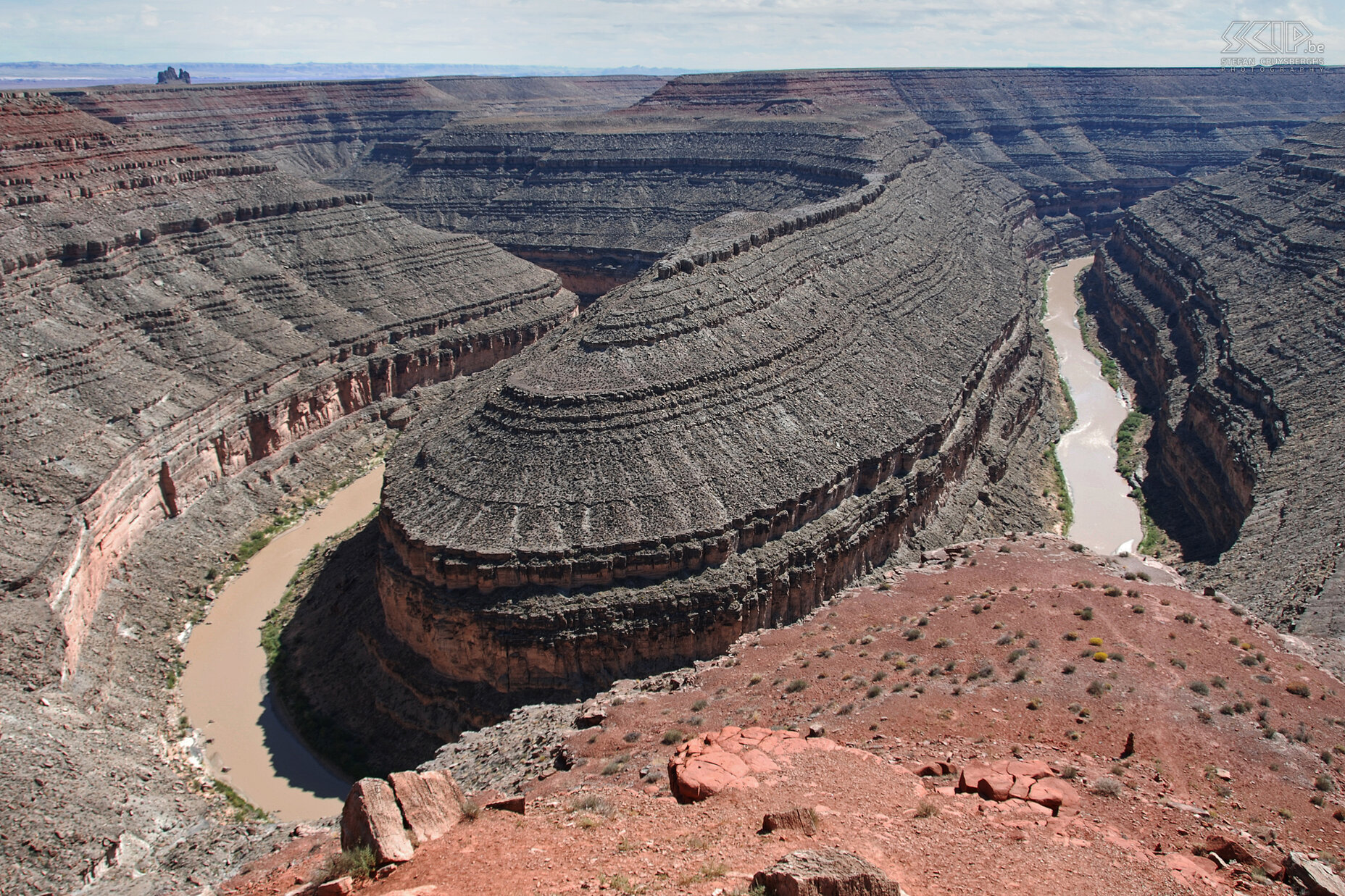 Goosenecks Ten noorden van Monument Valley ligt Goosenecks State Park. Je hebt er een schitterend zicht op de vele bochten van de San Juan rivier. Stefan Cruysberghs